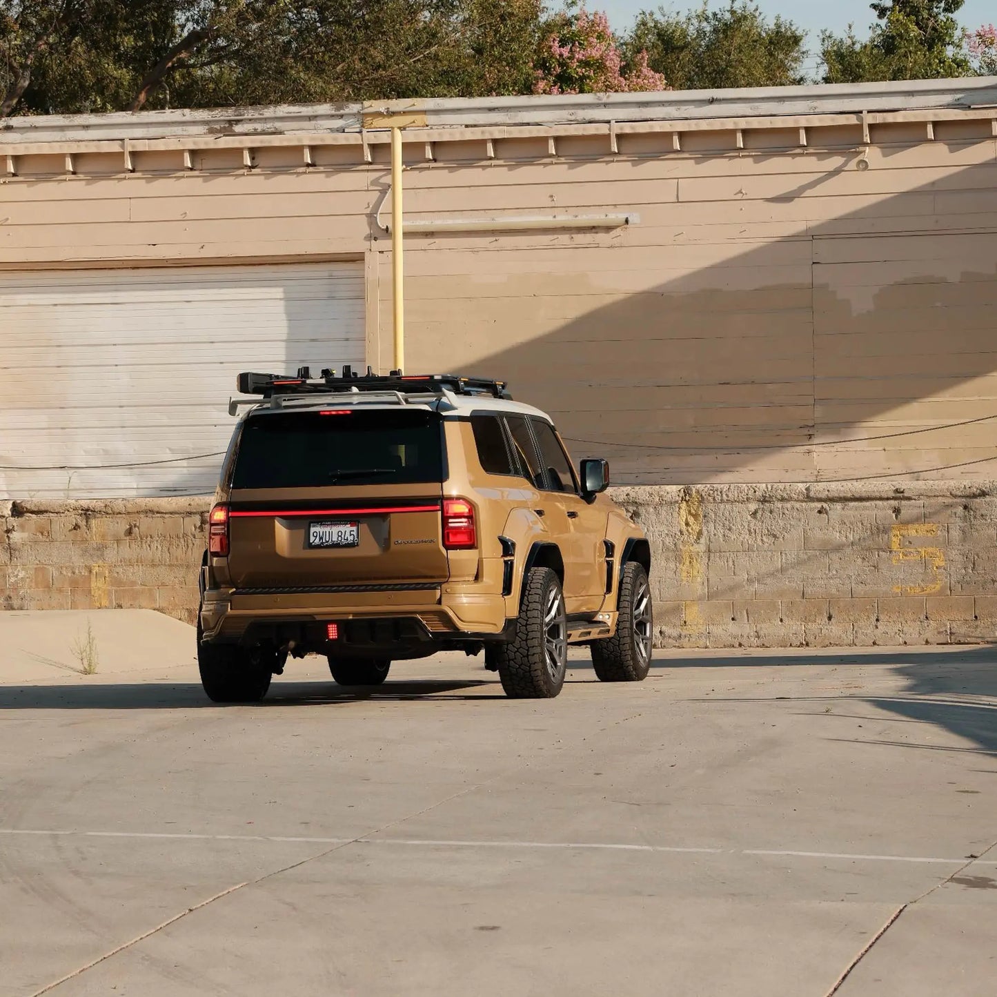 Toyota Land Cruiser 250 M'LinkX Roof Rack Platform ( Half-Length/With OEM Rails )